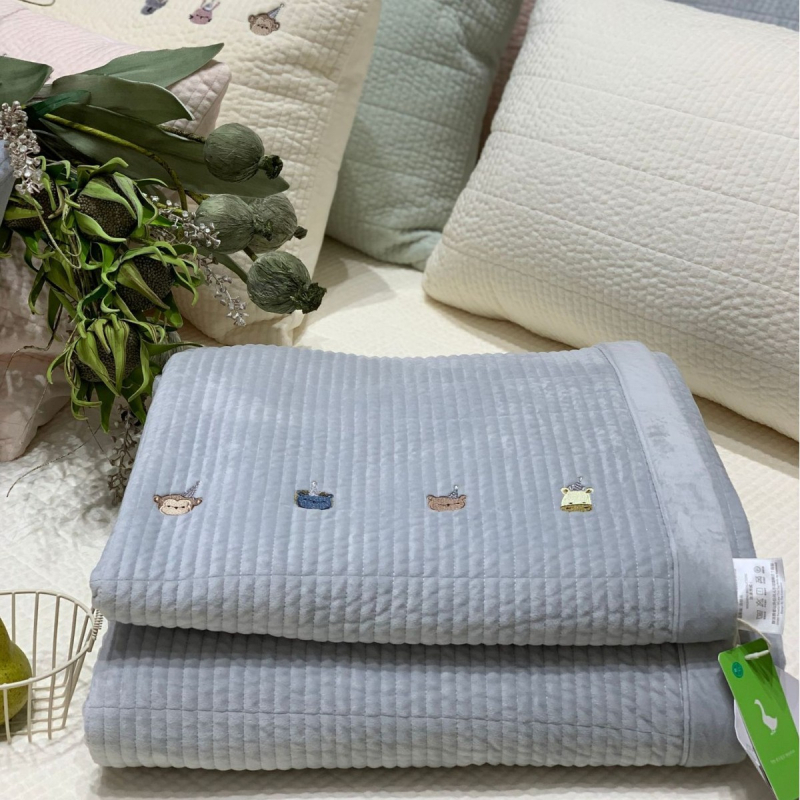 Kórejský štýl, kreslený dizajn inšpirovaný Instagramom, trojdielny set na dvojlôžko 2.2 m, prešívaný plyš polyester, na všetky ročné obdobia