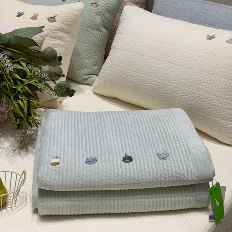 Kórejský štýl, kreslený dizajn inšpirovaný Instagramom, trojdielny set na dvojlôžko 2.2 m, prešívaný plyš polyester, na všetky ročné obdobia