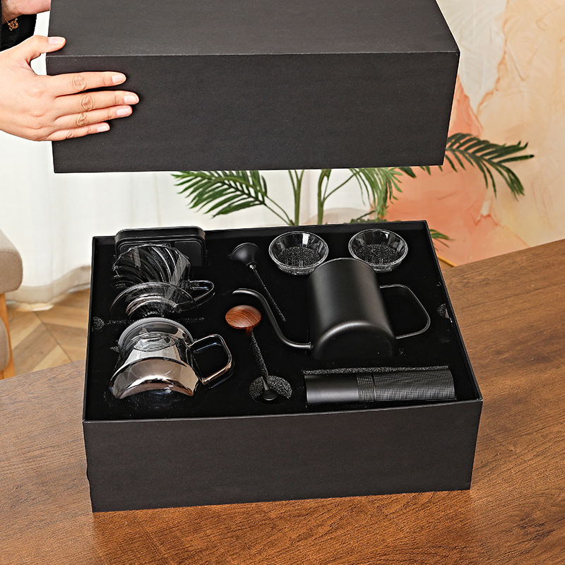 Caferhyme sada na prípravu kávy s ručným mlynčekom, pour-over kanvičkou a darčekovým boxom