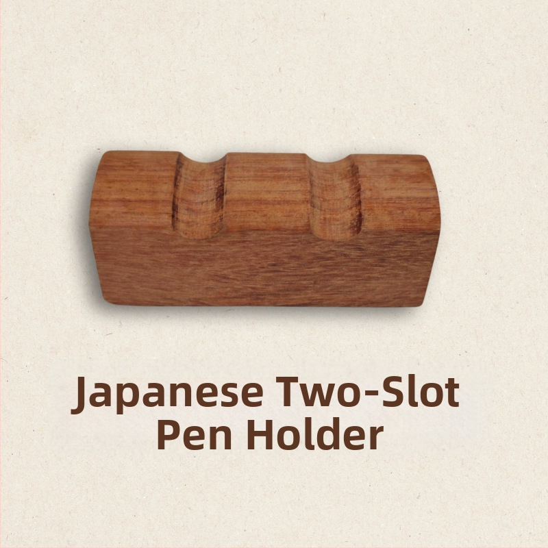 Drevený držiak na štetce a perá, v tvare hory, japonský štýl