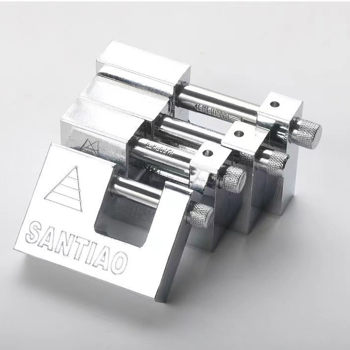 Zámok 40 mm, horizontálne otvorenie, obdĺžniková čepeľ, veľký, imitácia nehrdzavejúcej ocele, proti vlámaniu a krádeži