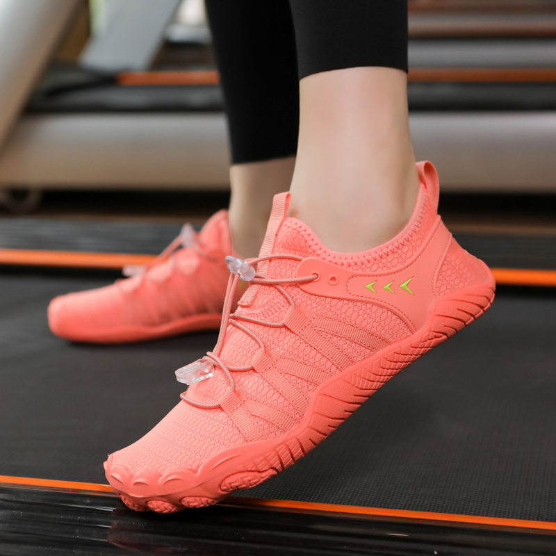Beltéri fitneszcipő csillapító talppal, alacsony sarkú (1–3 cm), uniszex, jóga és aerobik, általános edzéshez; felső része pamutból, talp természetes gumiból