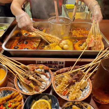 Štvorcový profesionálny hrniec na shabu-shabu, pikantný hot pot a oden, s krížovými mriežkovými deliči pre špízy