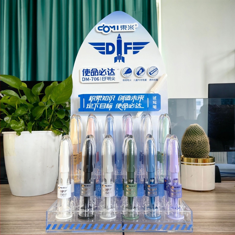 DM-706 plniace pero s EF hrotom, ergonómický dizajn pre správne držanie, Guofeng inšpirovaný dizajn, hrot z nehrdzavejúcej ocele, vymeniteľný ink sac, plastové telo, darčekové balenie