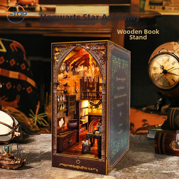 DIY drevený domček na knihy – inšpirovaný Hogwartsom, 3D skladačka pre miniatúrnu scénu