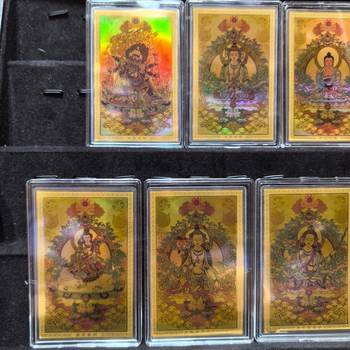 Zlatá nálepka na telefón so zlatou sochou Budhu zo 999 čistého zlata, znamenia zverokruhu, dvanásť ochranných božstiev a amulet Tathagata