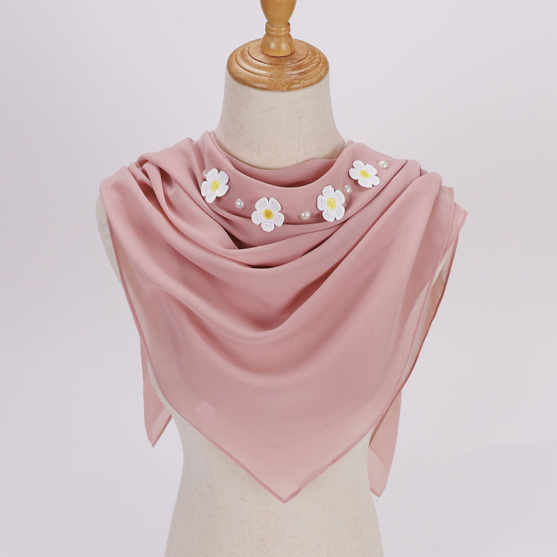 Gardénia gyöngyös chiffon négyszög sál, 90 cm, etnikus stílus