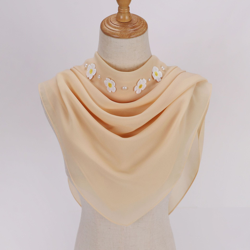 Gardénia gyöngyös chiffon négyszög sál, 90 cm, etnikus stílus