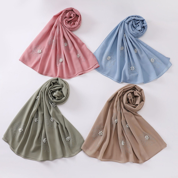 Virágos strasszos és gyöngyös chiffon hijab sál