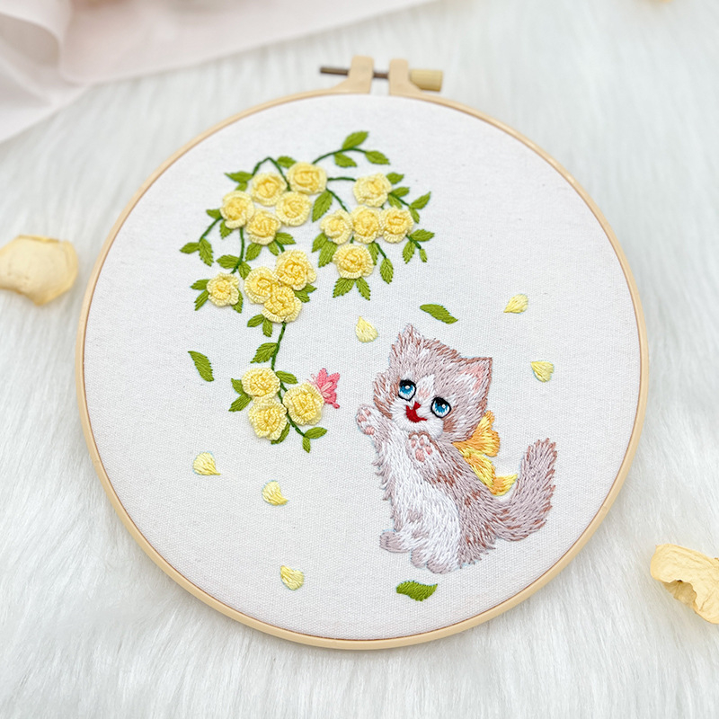 Vyšívací set s mačkou a kvietmi pre začiatočníkov, DIY materiály na stenu