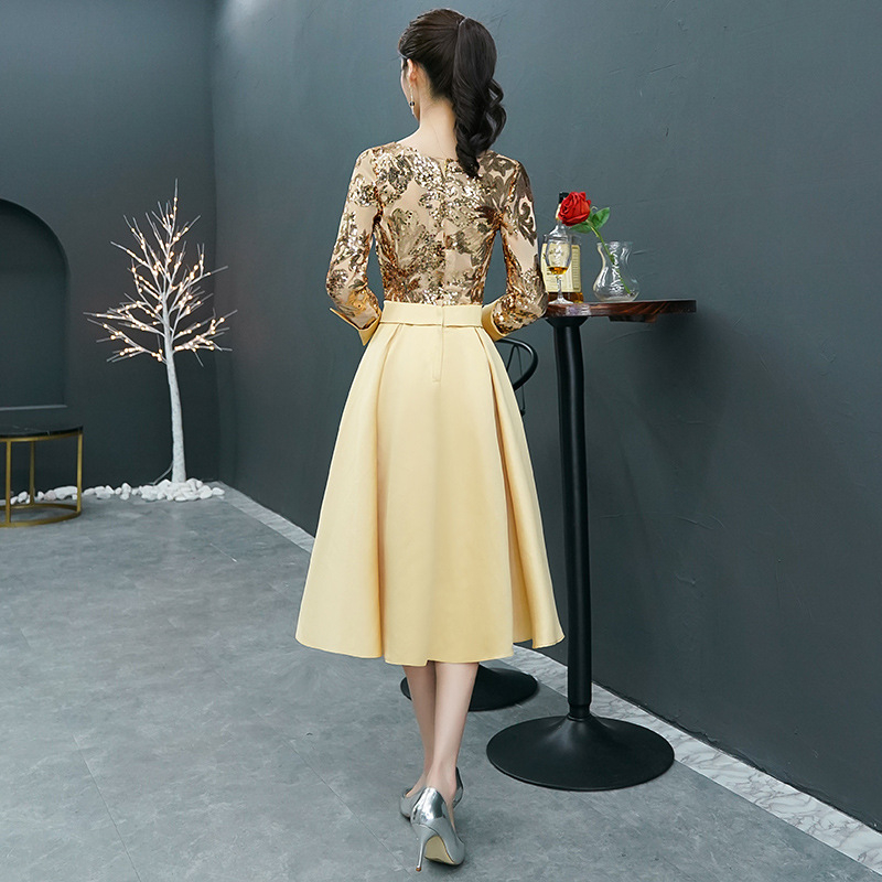 Zlata večernja haljina za žene, novi model 2026., pogodna za svakodnevno nošenje, elegantna kratka banketna haljina za voditeljicu godišnje sjednice