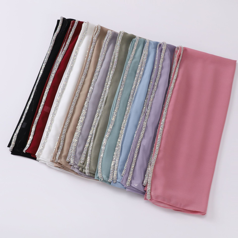 Ženski hijab od šifona s dugim rubom ukrašenim dijamantima, jednofarbna perlna boja, 175 × 70 cm