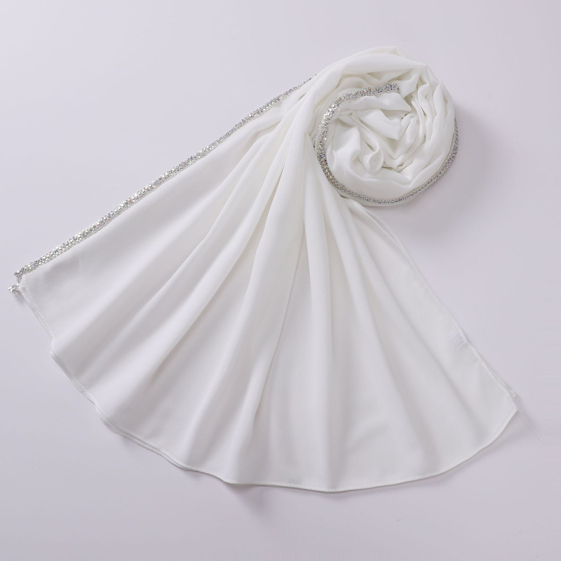 Ženski hijab od šifona s dugim rubom ukrašenim dijamantima, jednofarbna perlna boja, 175 × 70 cm
