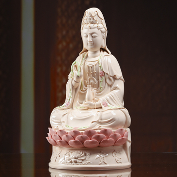 Socha Guanyin Bodhisattva, sediaca na lotose, s úsmevom, porcelánová dekorácia do domácnosti
