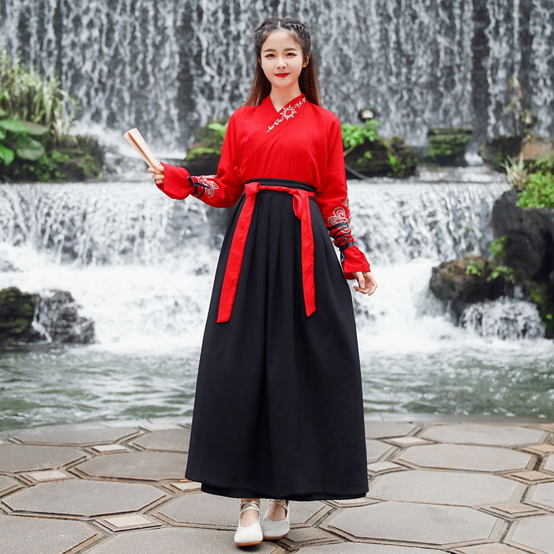Ενήλικη Hanfu με κέντημα και σταυρωτό γιακά, κινέζικου στυλ αρχαϊκό κοστούμι με επιρροή πολεμικών τεχνών