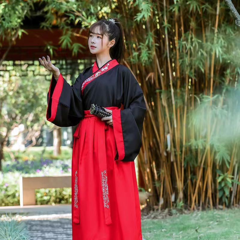 Ενήλικη Hanfu με κέντημα και σταυρωτό γιακά, κινέζικου στυλ αρχαϊκό κοστούμι με επιρροή πολεμικών τεχνών