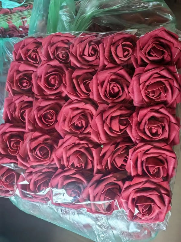 PE pena ruža hlava, 8 cm, pre svadobnú kyticu, so stonkou