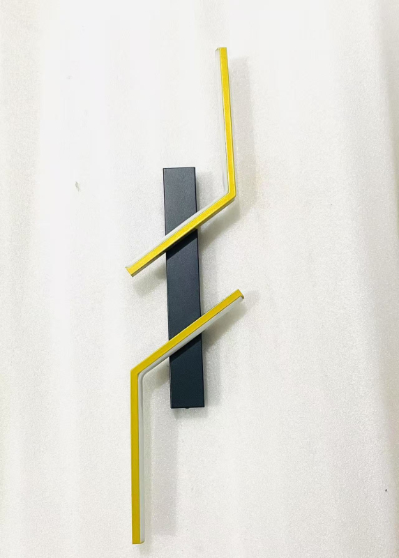 Lineárne LED nástenné svetlo v minimalistickom štýle, vhodné do spálne, chodby a obývačky, s mriežkovým dizajnom.