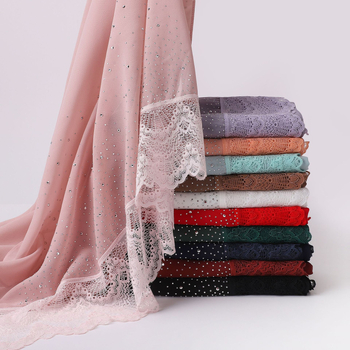 Chiffon sál csipkeszegéllyel és strasszkövekkel, etnikus stílus
