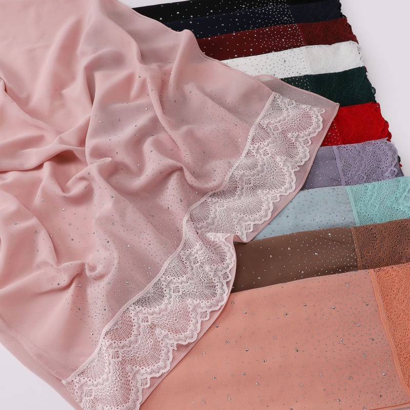 Chiffon sál csipkeszegéllyel és strasszkövekkel, etnikus stílus