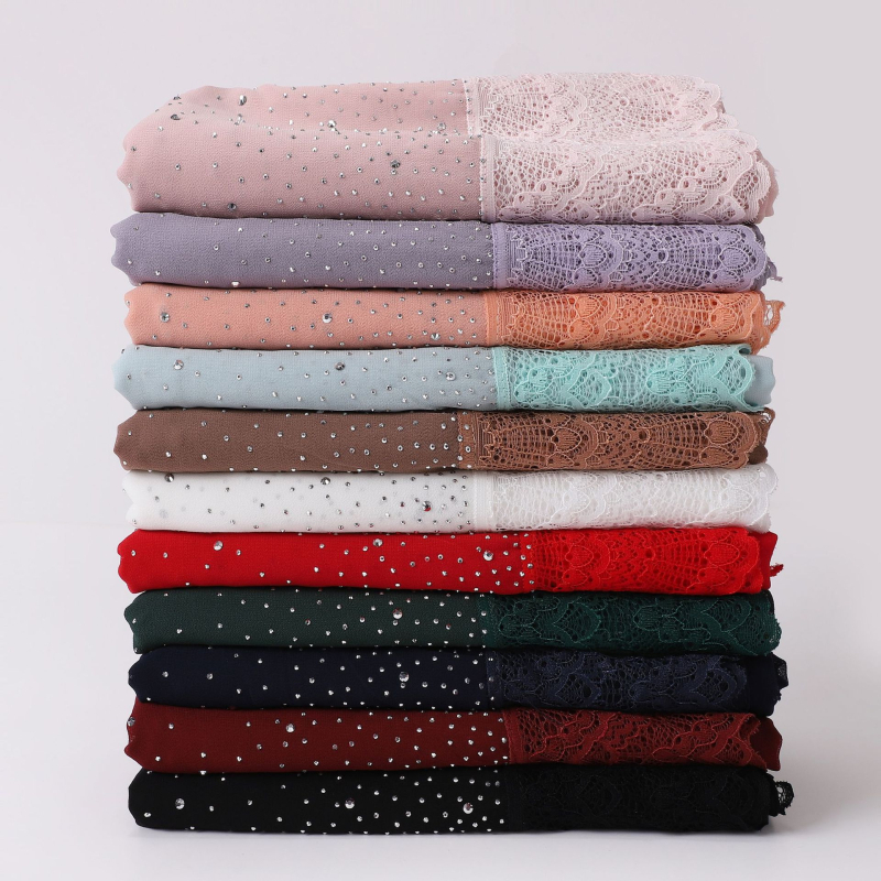 Chiffon sál csipkeszegéllyel és strasszkövekkel, etnikus stílus
