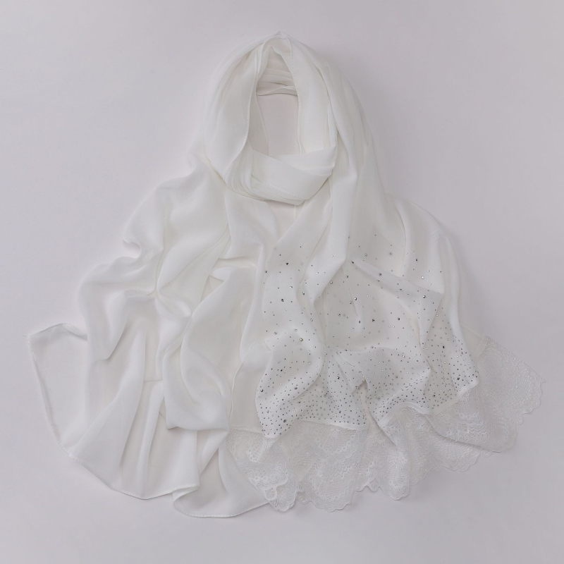 Chiffon sál csipkeszegéllyel és strasszkövekkel, etnikus stílus
