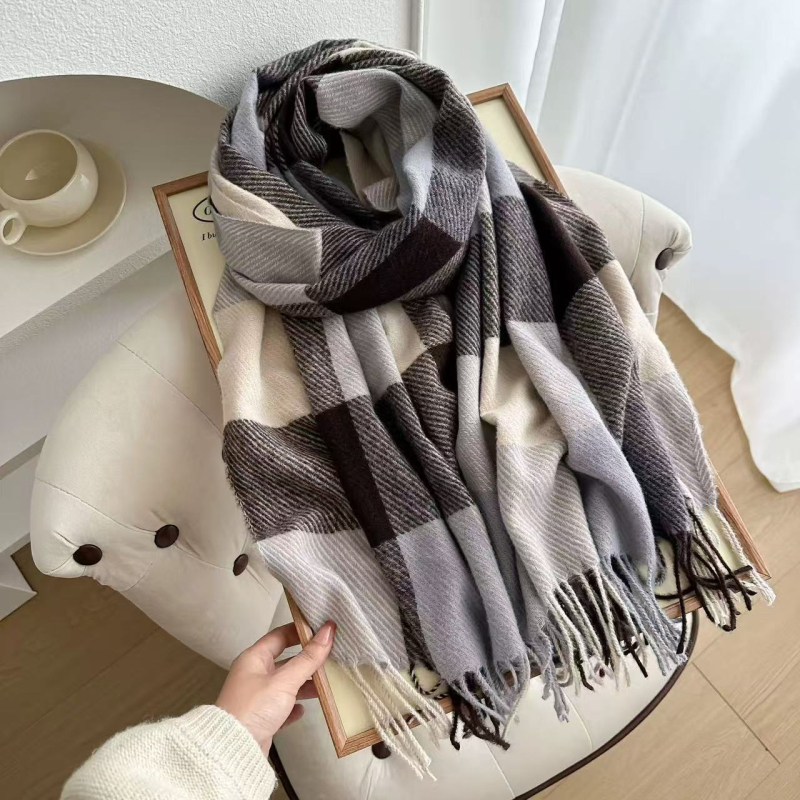 Női kockás sál bojtokkal, 200 cm hosszú, imitációs kasmír anyag