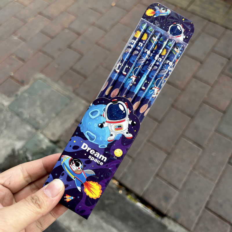 Sada 12 drevených ceruziek so vzormi Stitch a kapibára na zlepšenie držania ceruzky