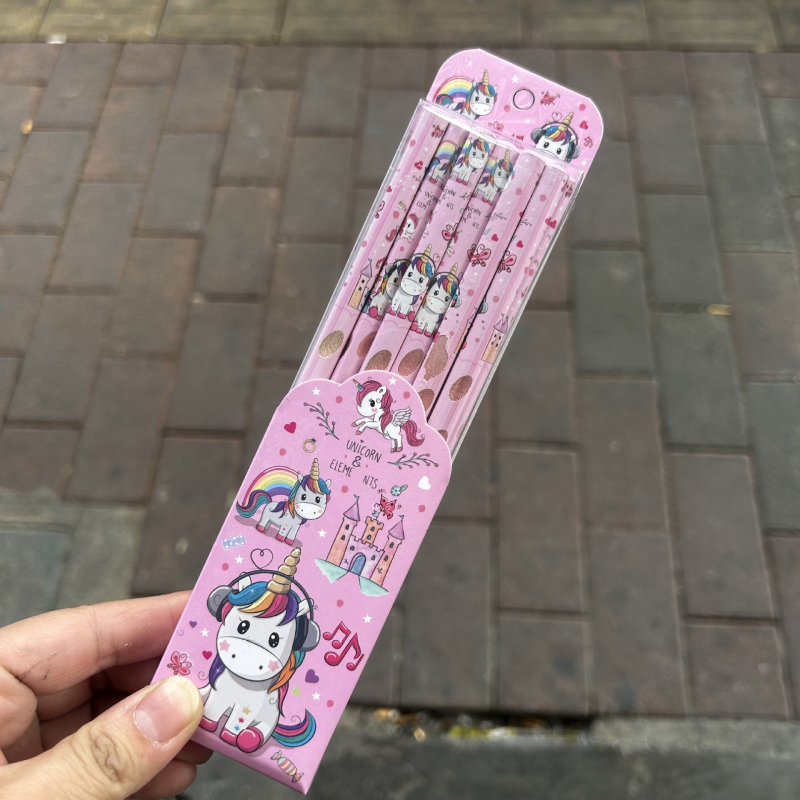 Sada 12 drevených ceruziek so vzormi Stitch a kapibára na zlepšenie držania ceruzky