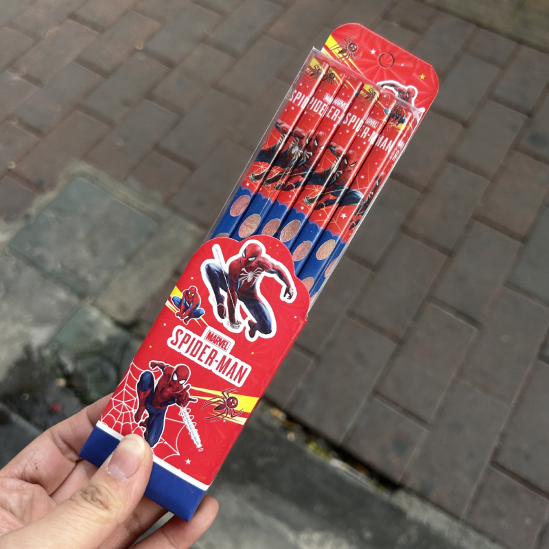Sada 12 drevených ceruziek so vzormi Stitch a kapibára na zlepšenie držania ceruzky