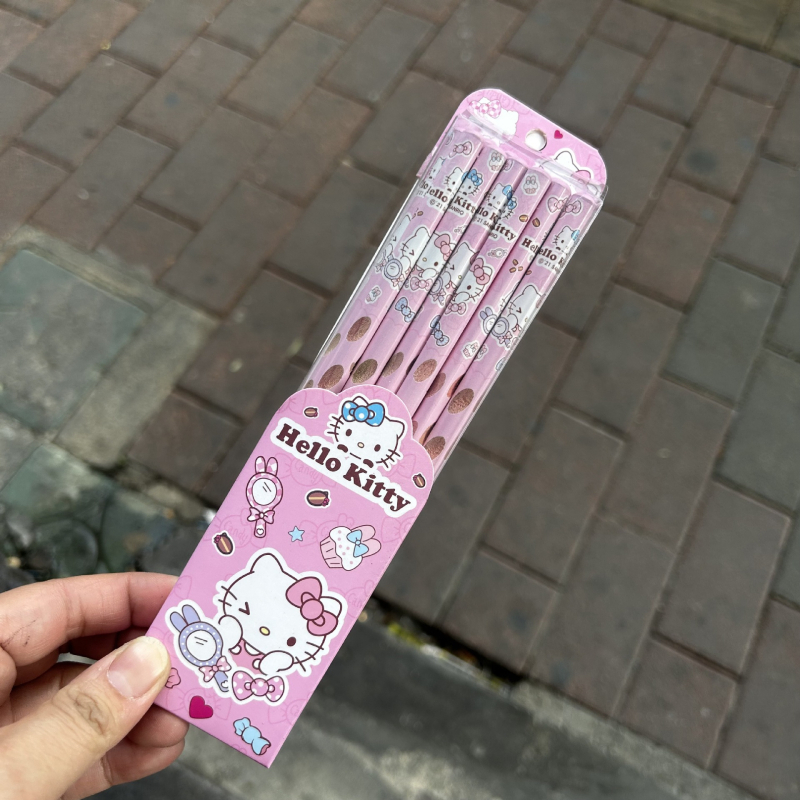 Sada 12 drevených ceruziek so vzormi Stitch a kapibára na zlepšenie držania ceruzky