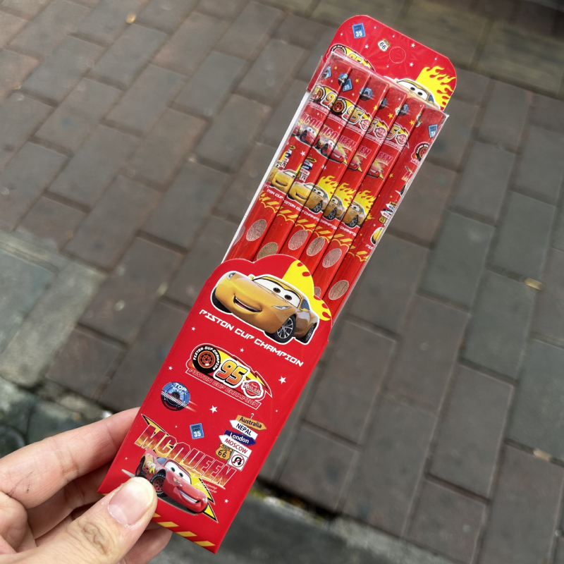 Sada 12 drevených ceruziek so vzormi Stitch a kapibára na zlepšenie držania ceruzky