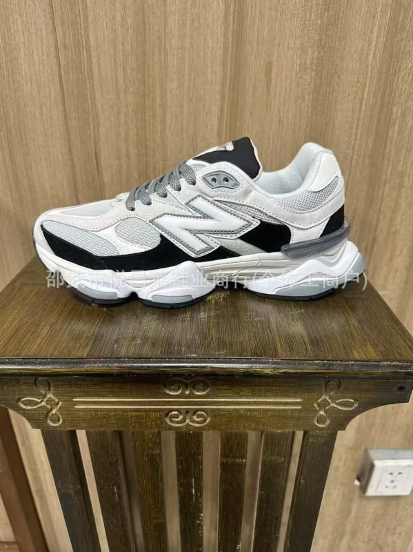 NB9060 Uniszex dad shoes belső magasságnövelő és vastag talppal, hálós felsőrészű futócipő