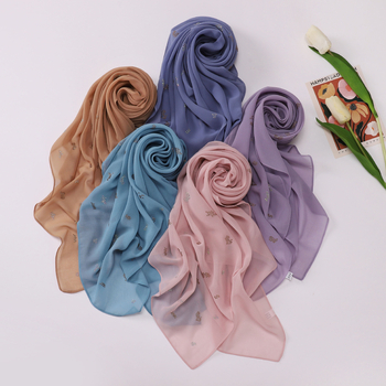 Gyöngyházfényű sifon leopárd mintás strasszos négyszögkendő, etnikus stílus, 90 cm