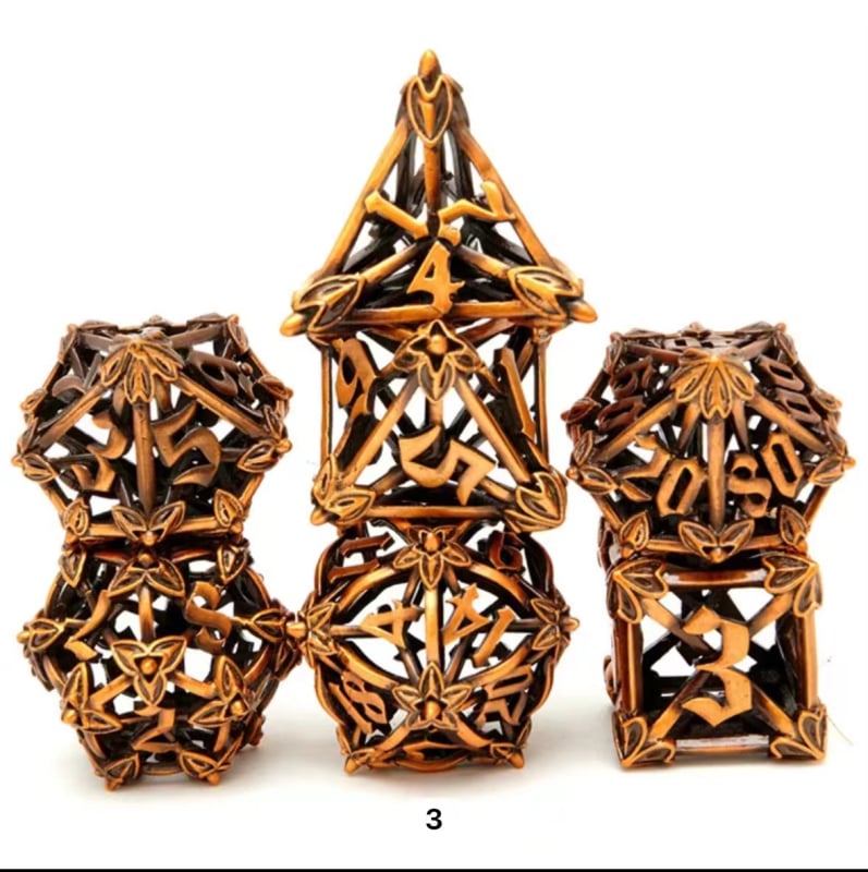 Metalni set kockica za stolne RPG s otvorenim uzorkom ruže