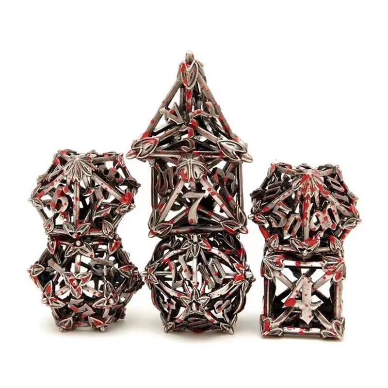 Metalni set kockica za stolne RPG s otvorenim uzorkom ruže