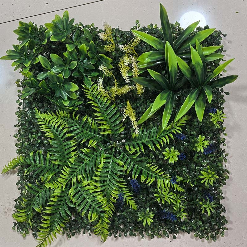 Panel pozadia s umelým trávnikom na ozdobu obývacích izieb a svadieb, plastové rastliny