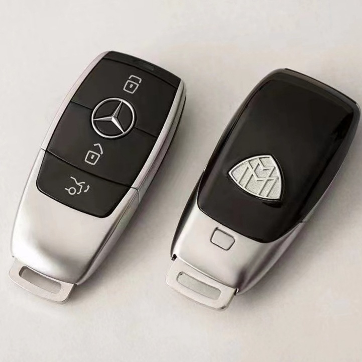 Модел на симулиран ключ за автомобили Cadillac, Lamborghini, Ferrari, Audi, Mercedes-Benz, BMW и Porsche.