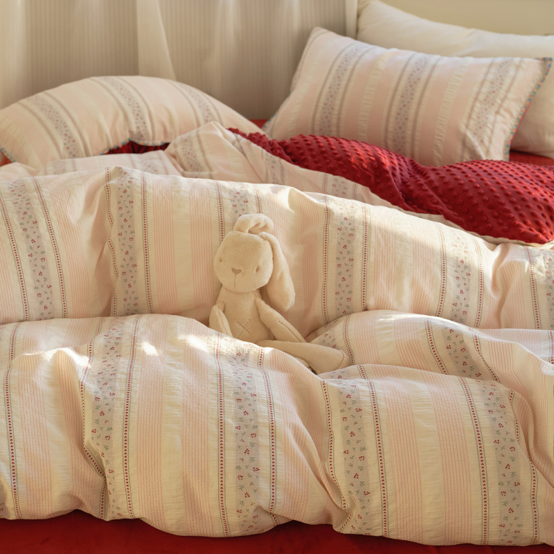Jesenná–zimná bavlnená jacquard Bean Velvet súprava posteľnej bielizne s ružovým malým kvetinovým vzorom, štvordielna