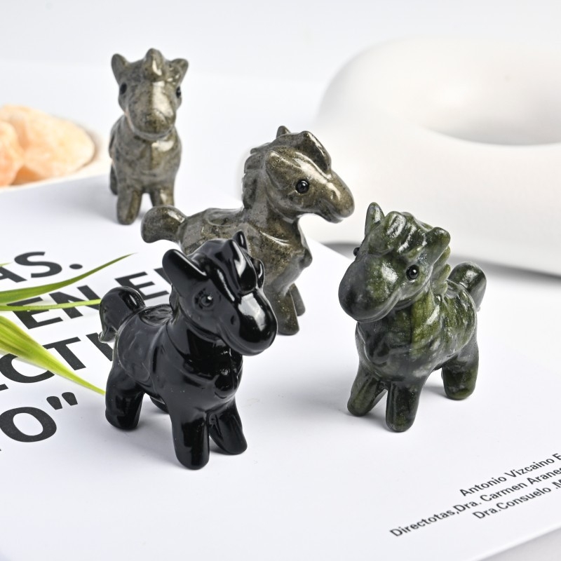 Poni od prirodnog kristala, ručno izrezbarena figurica, dekoracija za stolni prostor sa životinjskim motivom