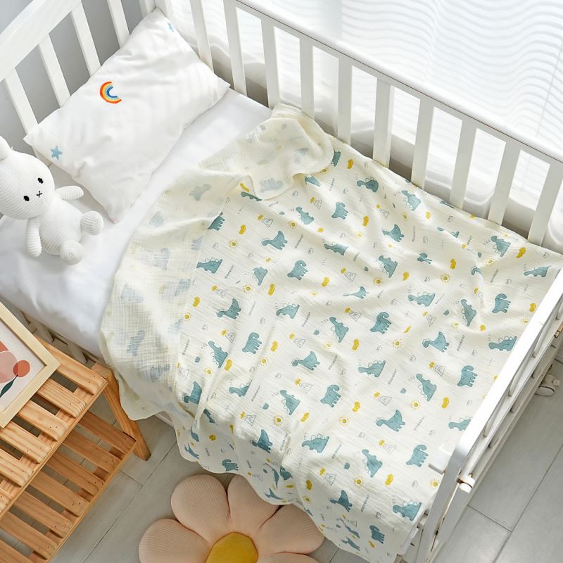 Nyári kétszintes krepp anyagú újszülött kendő — bébét becsomoló takaró légkondicionált szobákhoz, mesefigurás mintával