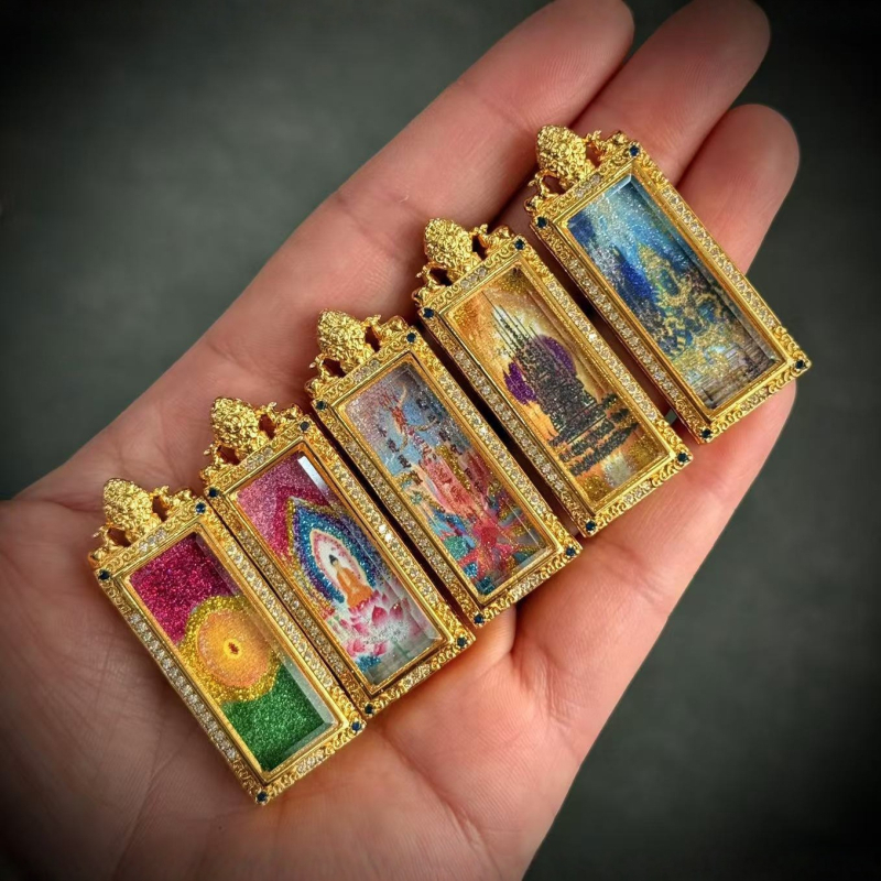 Tibetanskog stila mali Thangka privjesak Zelena Tara, polu ručno oslikana mesingana kutija Gawu