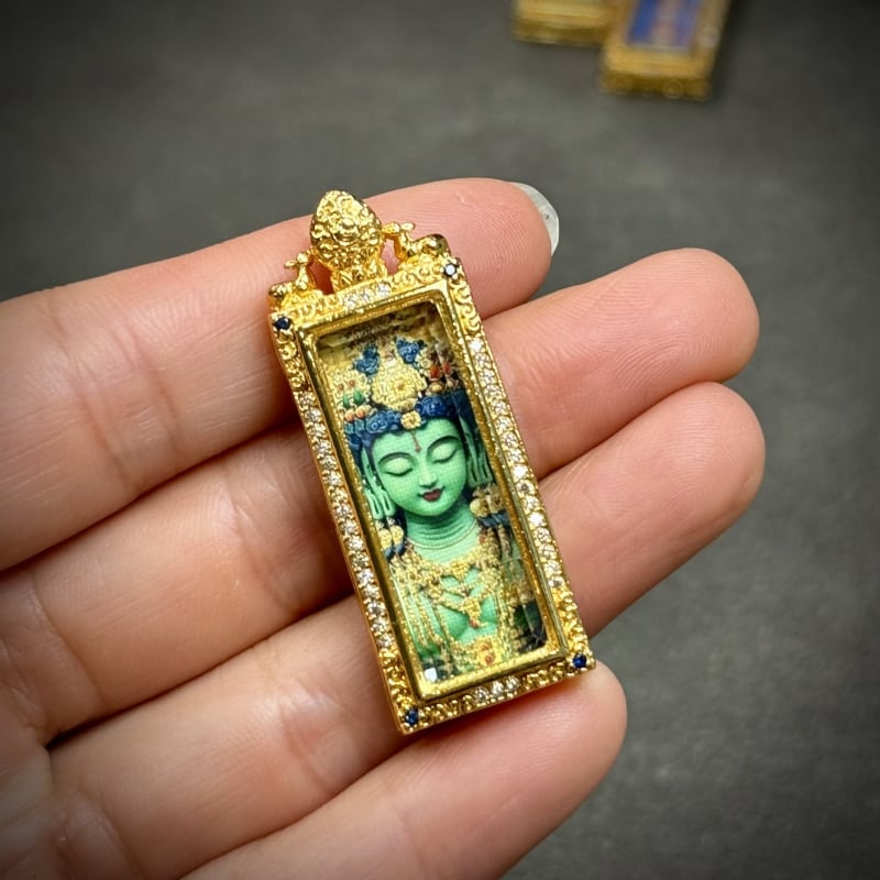 Tibetanskog stila mali Thangka privjesak Zelena Tara, polu ručno oslikana mesingana kutija Gawu