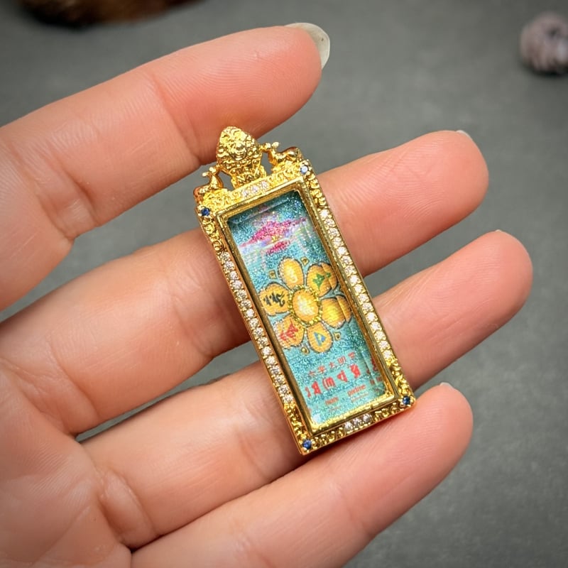 Tibetanskog stila mali Thangka privjesak Zelena Tara, polu ručno oslikana mesingana kutija Gawu