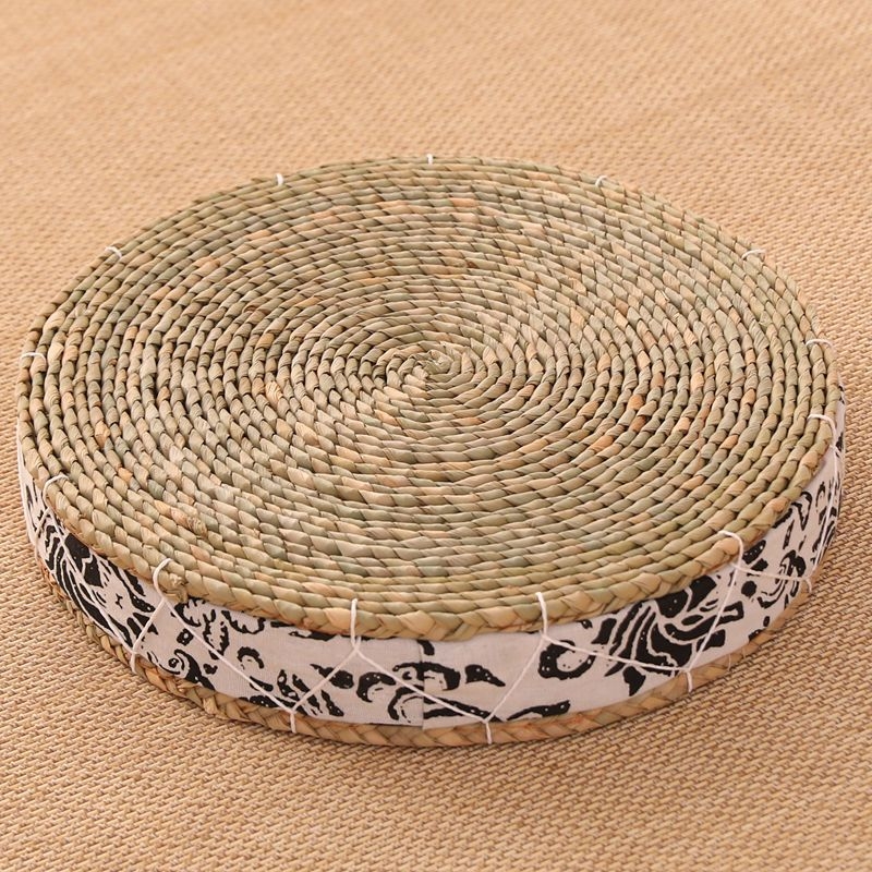 Slama pletená podložka na balkón v japonskom štýle tatami, vhodná do obývačky a spálne