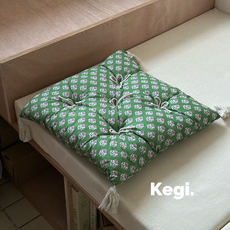 Indický ručne vyrezávaný a ručne tlačený bavlnený domáci textil s ručne vyrobenou mašľou