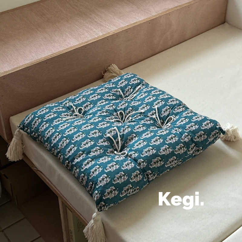 Indický ručne vyrezávaný a ručne tlačený bavlnený domáci textil s ručne vyrobenou mašľou