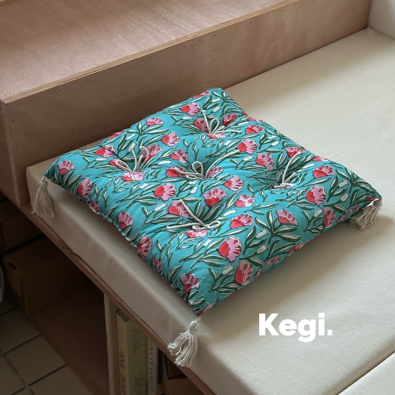 Indický ručne vyrezávaný a ručne tlačený bavlnený domáci textil s ručne vyrobenou mašľou