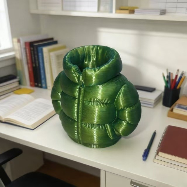 Nový 3D tlačený stojan na pero vo forme kabáta, minimalistický stolný organizér, kozmetická úložná krabička, darček k narodeninám