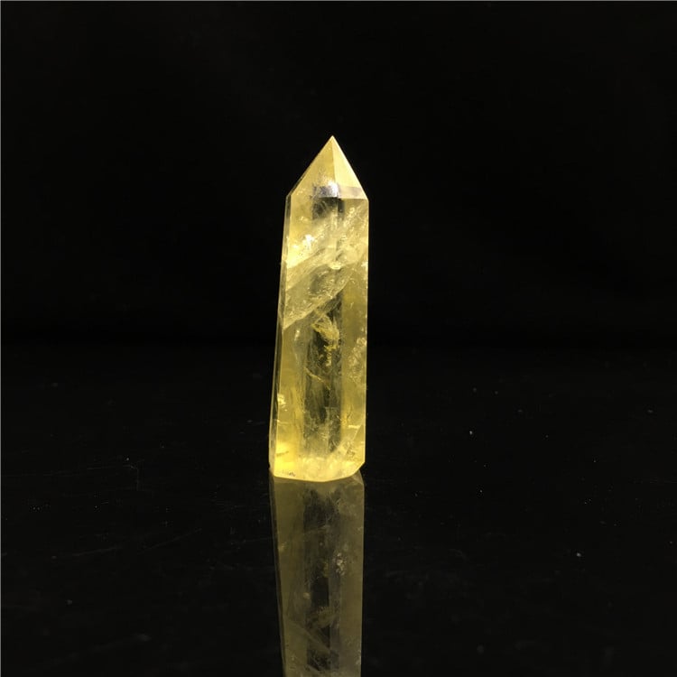 Prirodni kristal, šesterokutna prizma kolona s jednim vrhom, dekorativni kristal od više materijala, poludrago kamen kristal